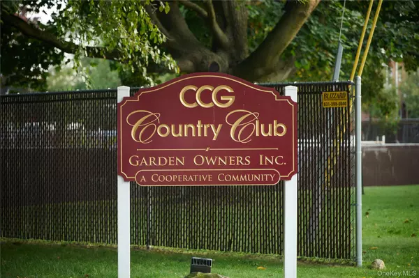 West Babylon, NY 11704,86 Farber DR #86