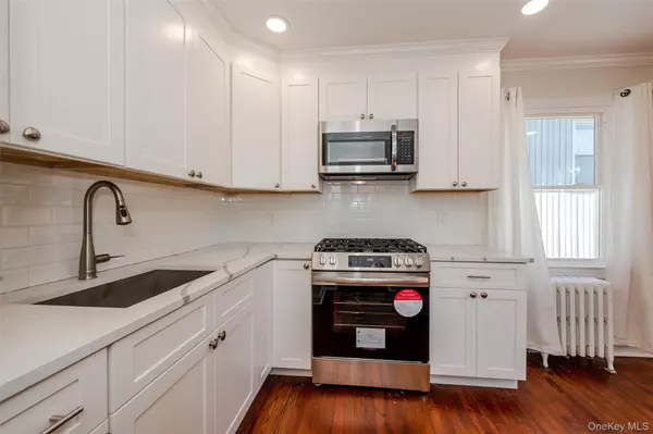 Oceanside, NY 11572,162 W Windsor Pkwy