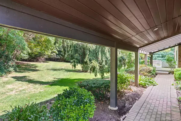 Jericho, NY 11753,234 Hamlet DR