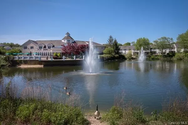 Holtsville, NY 11742,2 Victorian CT #105