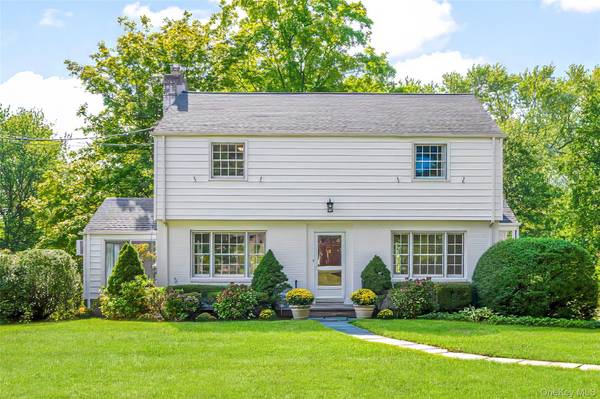 17 Avondale RD, White Plains, NY 10605