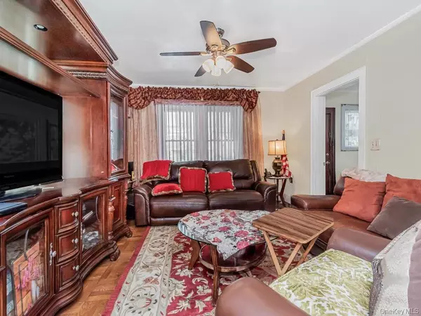 Bronx, NY 10466,4450 Hill AVE
