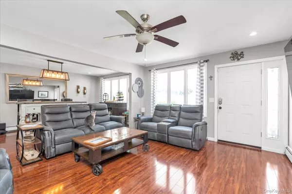 Seaford, NY 11783,3719 Terrapin PL