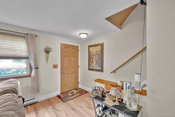 Newburgh, NY 12550,106 Parr Meadow DR #1F