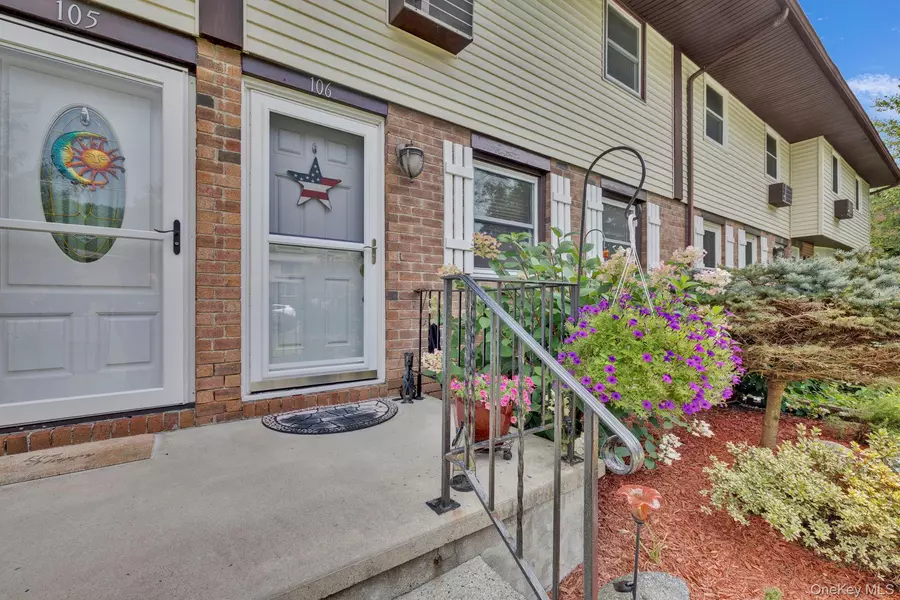 106 Parr Meadow DR #1F, Newburgh, NY 12550