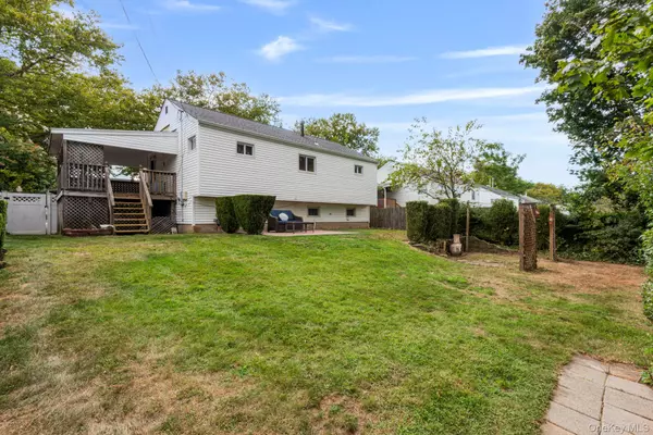 Northport, NY 11768,36 Ripley DR