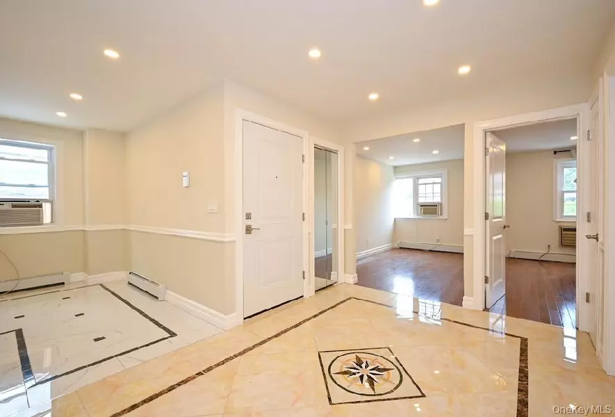 116-14 Metropolitan AVE, Kew Gardens, NY 11418
