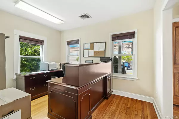 Chappaqua, NY 10514,93 N Greeley AVE