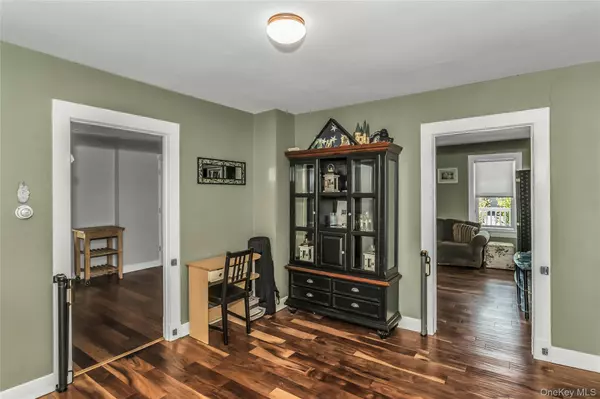 Oyster Bay, NY 11771,66 Tooker AVE