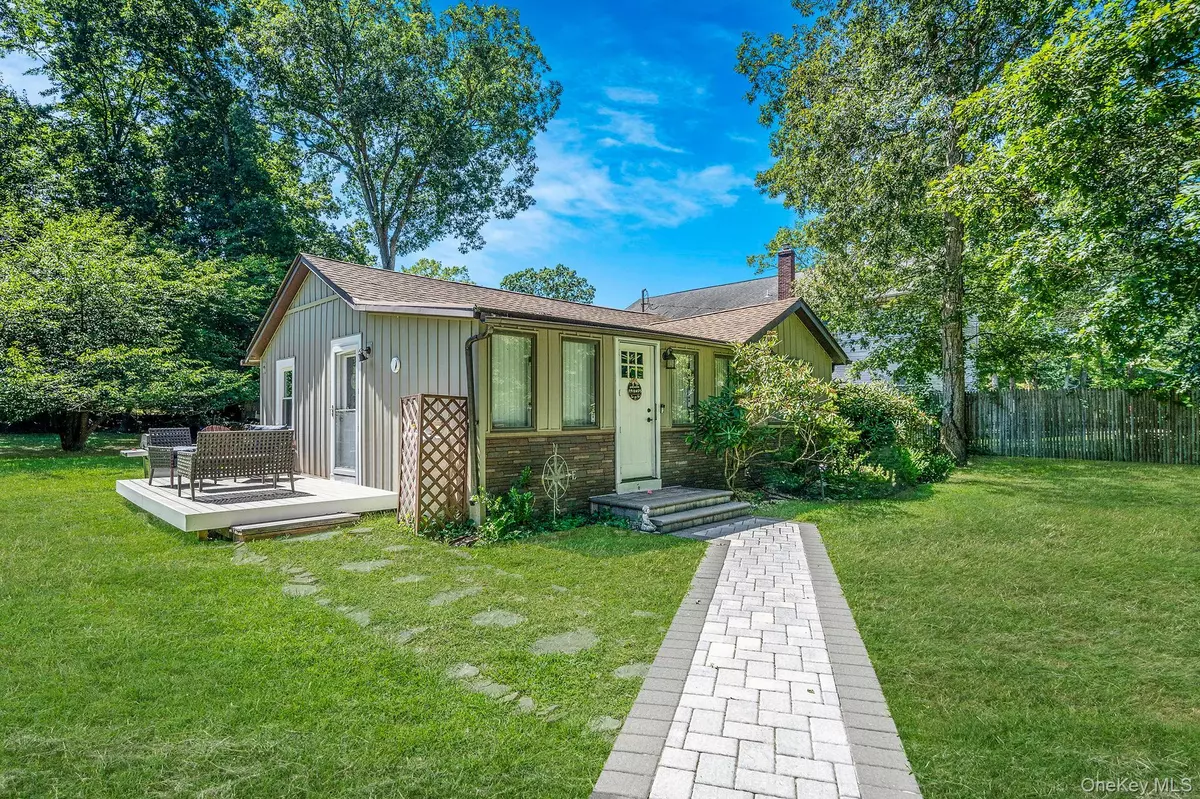 Coram, NY 11727,10 Community RD