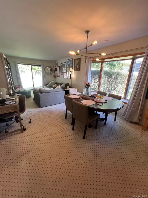 Huntington, NY 11743,7 Patriot CT