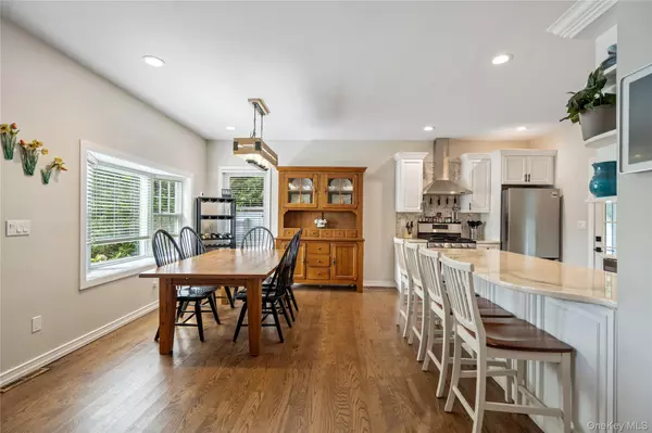 West Islip, NY 11795,411 Center Bay DR