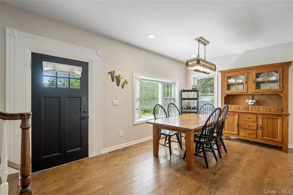 West Islip, NY 11795,411 Center Bay DR