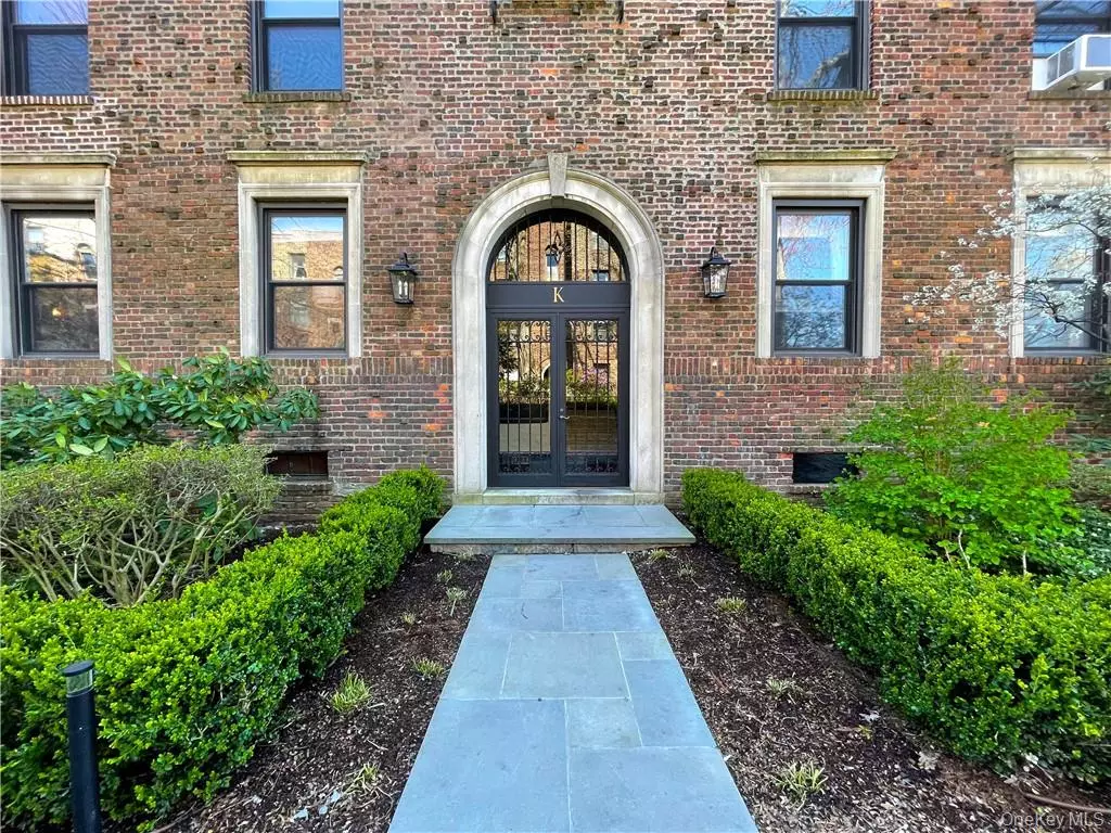 Bronxville, NY 10708,64 Sagamore RD #K6