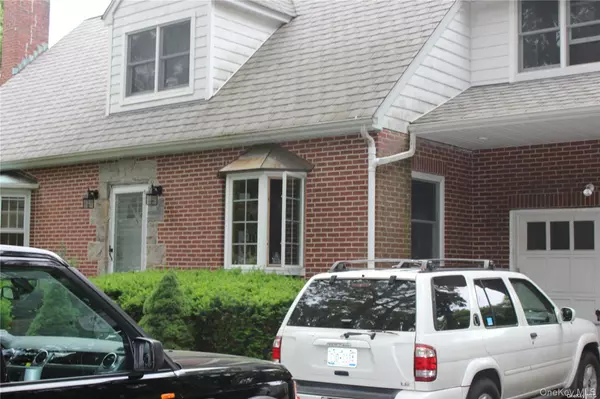 Huntington Station, NY 11746,3 Meadowbrook DR