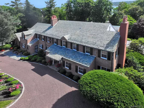 Great Neck, NY 11024,40 Deer Park RD