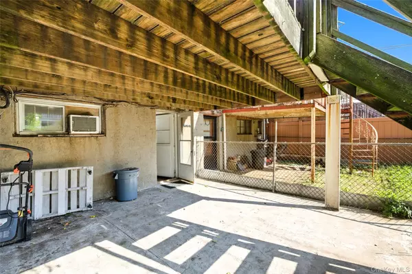 East Elmhurst, NY 11369,2540 88 ST
