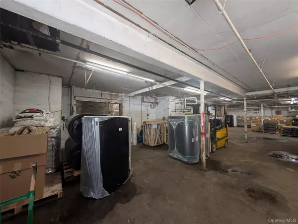 Yonkers, NY 10705,377 McLean AVE