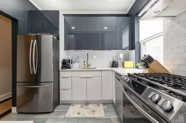 Jackson Heights, NY 11372,34-39 82nd ST #52