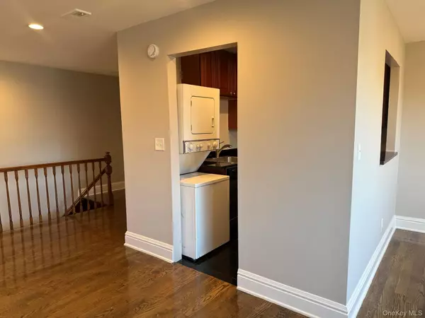 Cedarhurst, NY 11516,140 McGlynn PL