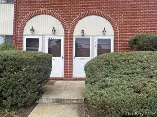 Cedarhurst, NY 11516,140 McGlynn PL