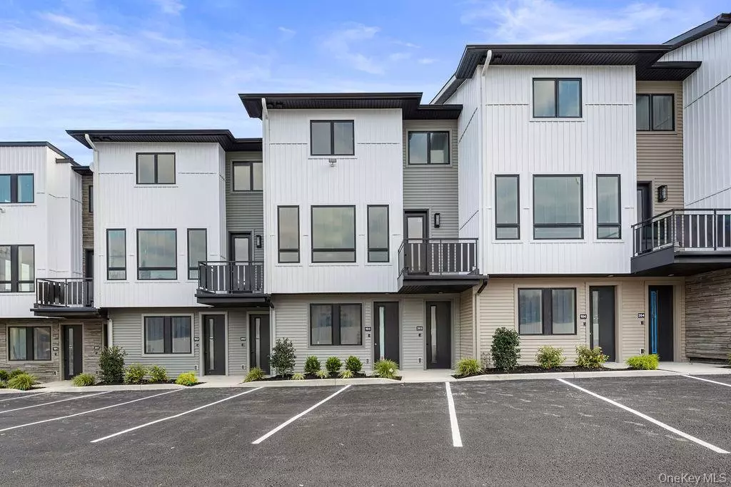 Spring Valley, NY 10977,17 Union RD #104