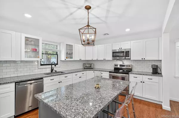 Highland Mills, NY 10930,3 Birchwood DR