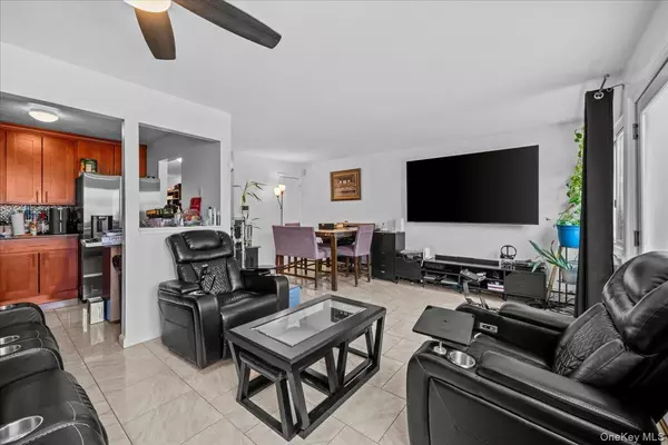 Bronx, NY 10473,106 Bolton AVE #1