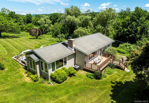 91 Longview RD, Clinton Corners, NY 12514