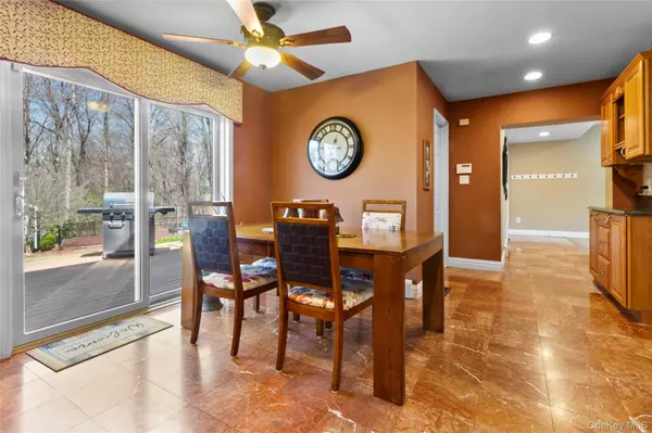Carmel, NY 10512,31 Farm Lake CT