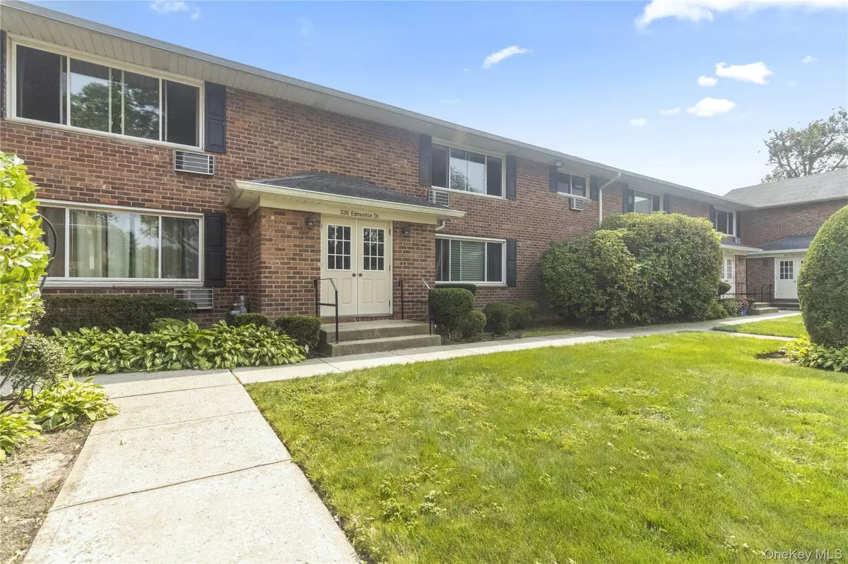 North Babylon, NY 11703,336 Edmunton Drive #L12