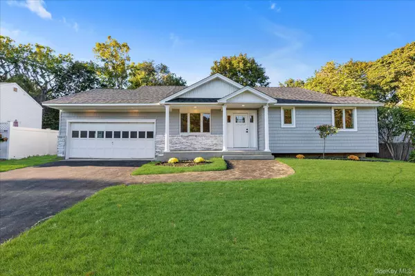 12 Wren CT, Northport, NY 11768