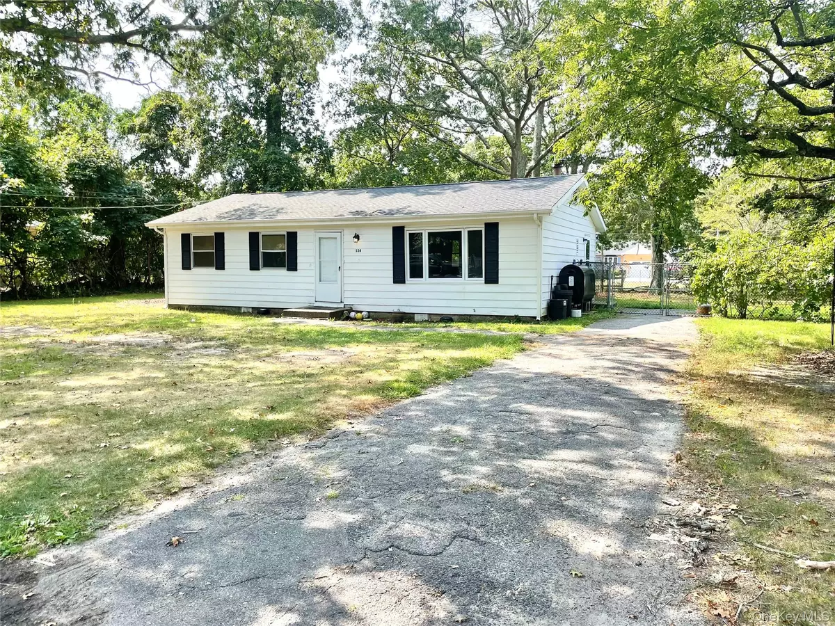 Mastic Beach, NY 11951,134 Longfellow DR