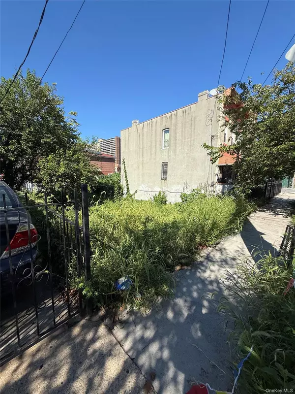Brooklyn, NY 11208,1371-1373 Dumont AVE