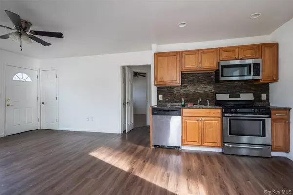 Lindenhurst, NY 11757,457 N Monroe AVE