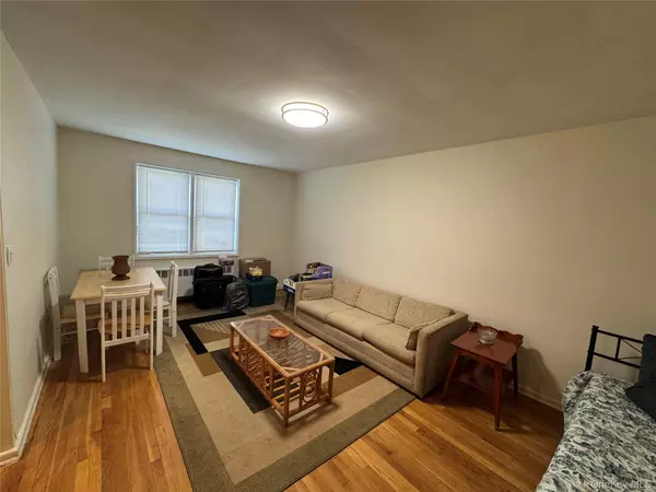 Freeport, NY 11520,145 Smith #D4