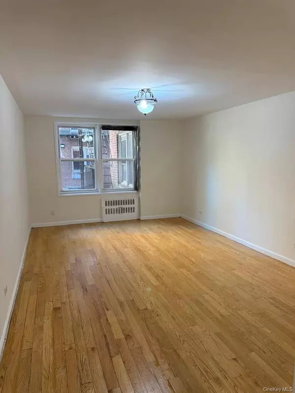 Woodside, NY 11377,6011 Broadway #1M