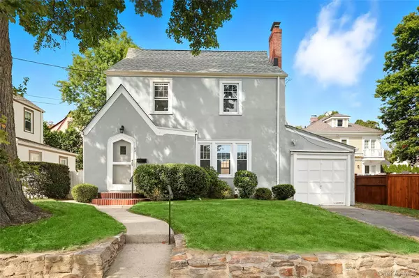 Port Chester, NY 10573,82 Shelley AVE