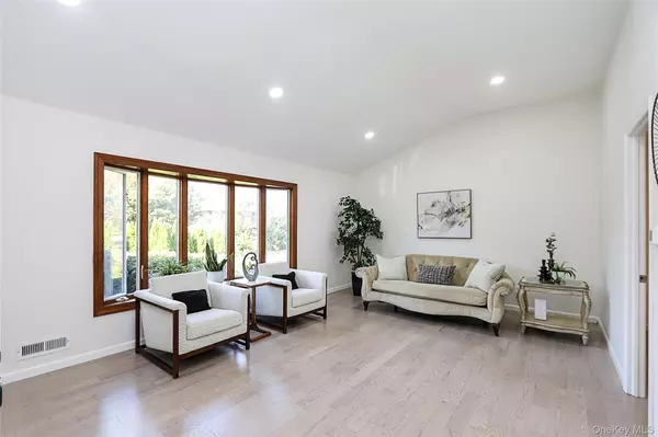 Jericho, NY 11753,6 Lewis AVE
