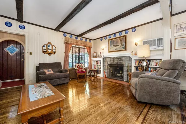 Rego Park, NY 11374,63-127 Fitchett ST