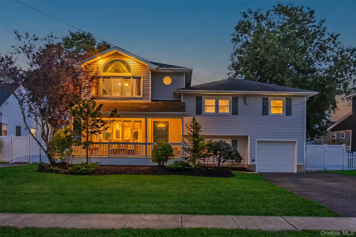 Seaford, NY 11783,3608 Tonopah ST