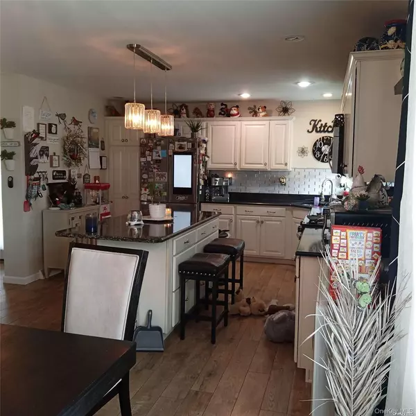 Riverhead, NY 11901,1661- 539 OLD COUNTRY #539