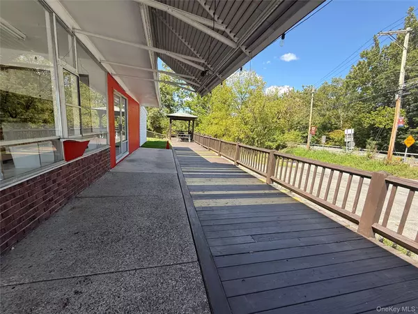 Pine Bush, NY 12566,143 Maple AVE
