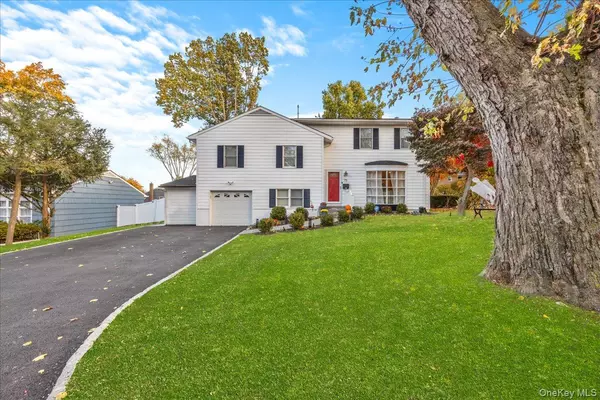 75 Shirley LN, White Plains, NY 10607