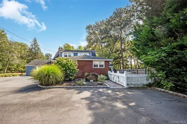 West Babylon, NY 11704,35 Forest AVE