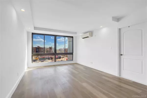 Elmhurst, NY 11373,4516 83rd ST #E7B