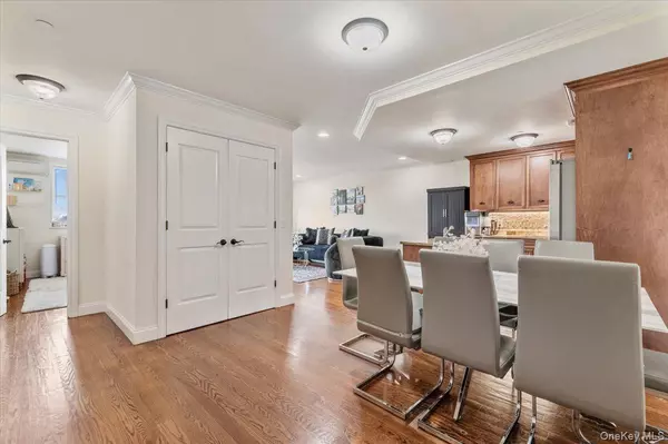 Far Rockaway, NY 11691,156 Beach 9th ST #4D