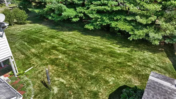 Staatsburg, NY 12580,80 W Long Meadow DR