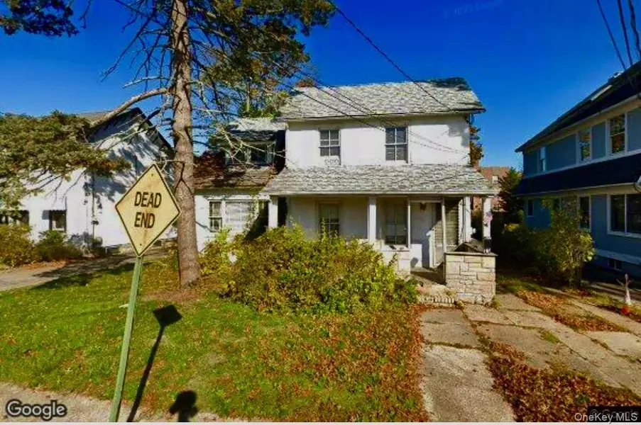 110 Stella CT, Lynbrook, NY 11563