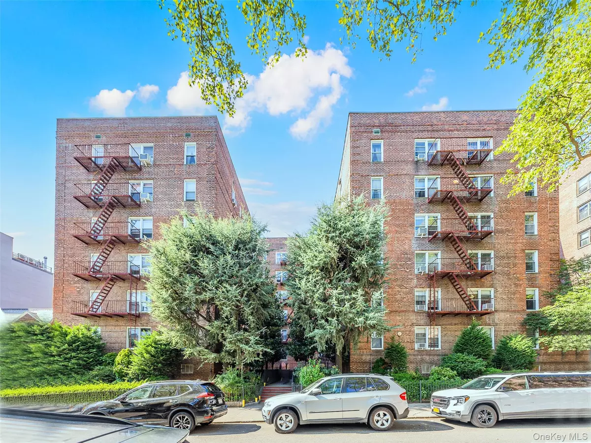 Flushing, NY 11355,134 39 Blossom Ave #1H